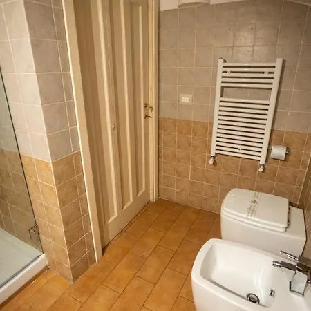 阿西西赫利俄斯住宿加早餐旅馆 招待所 4*