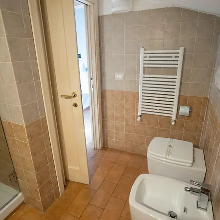 핼리오스 게스트하우스 4*