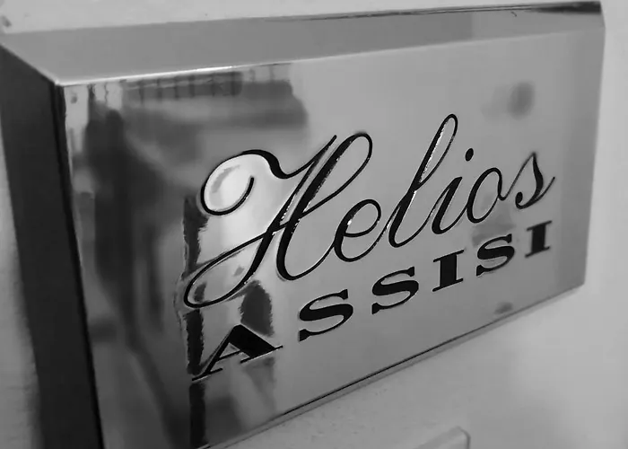 Helios بيت ضيافة أسيسي